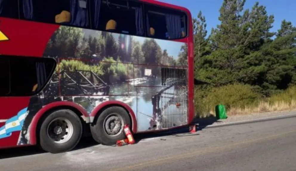 Alerta por un principio de incendio en un colectivo que venía a Bariloche