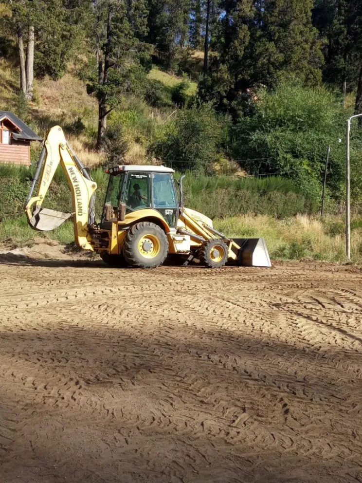 Gran operativo de limpieza en la pista de atletismo