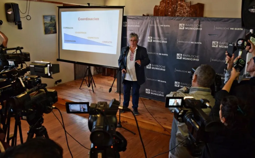 La secretaria de Protección Civil viajó a Guinea Ecuatorial en misión de la ONU