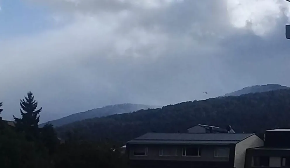 Controlan dos focos de incendio en la ladera del cerro Otto
