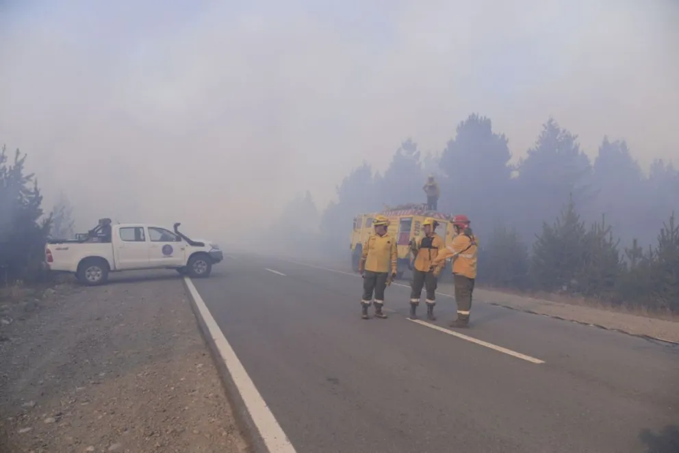 El incendio forestal fuera de control en la zona de circunvalación