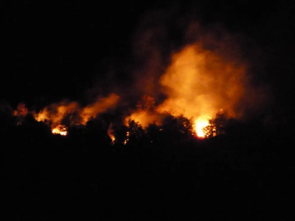 Video: control del incendio en cerro Otto