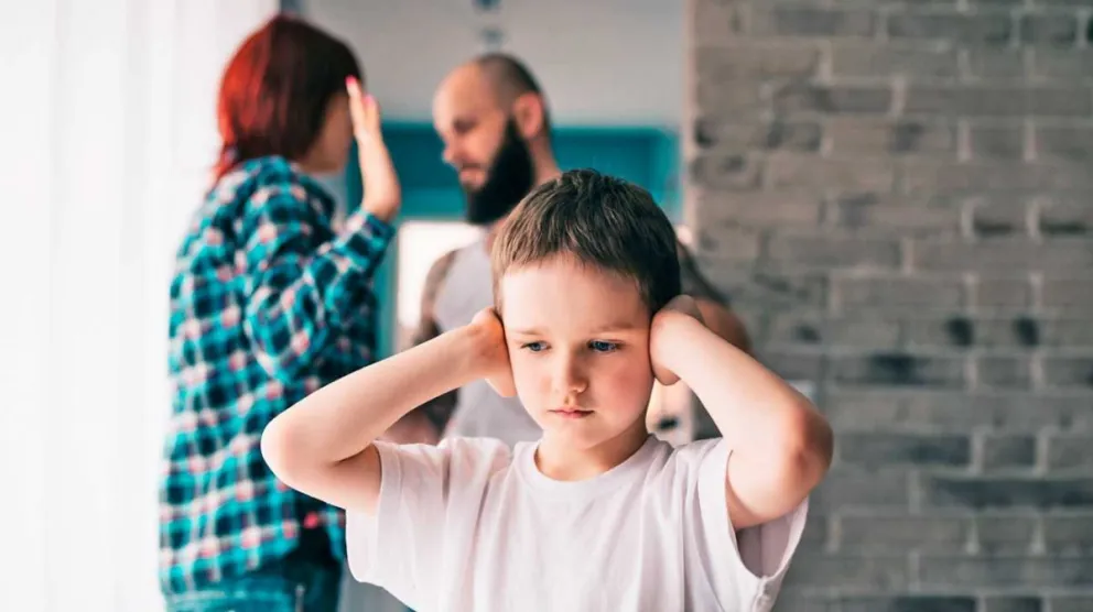 ¿Cómo pueden manejarse los padres separados durante la cuarentena?