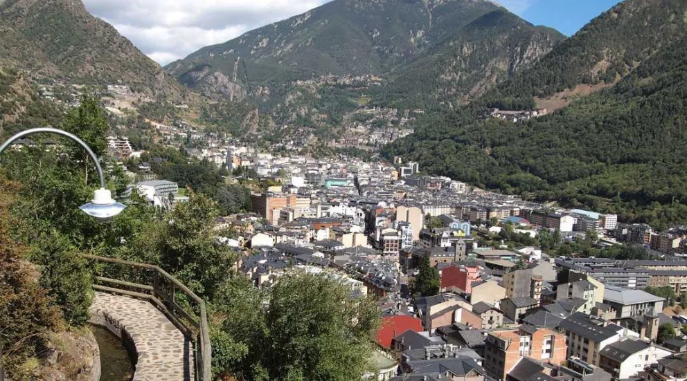 El gobierno de Andorra brinda asistencia a los barilochenses varados