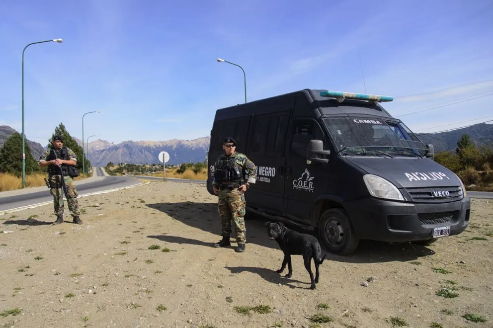 Ante posibles saqueos, refuerzan personal policial en comercios