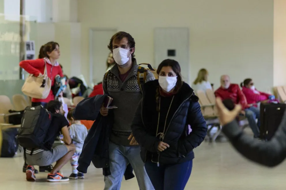 Qué deben presentar los extranjeros que quieran llegar al país