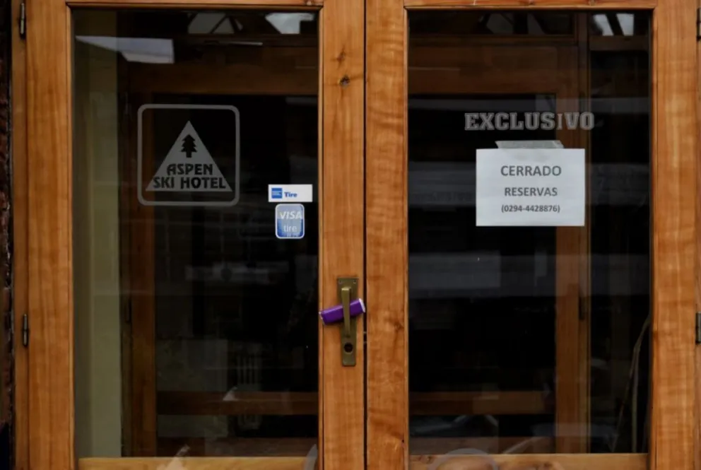 Aseguran que la recesión en hotelería y gastronomía es tres veces peor que la del promedio de la economía