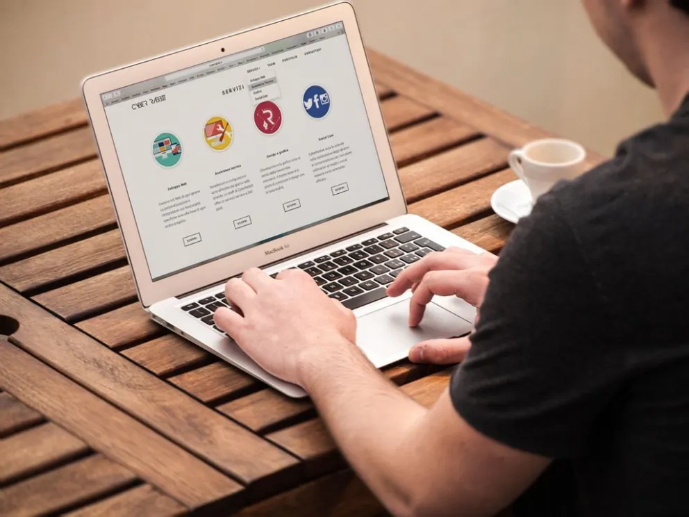Abren la inscripción a cursos virtuales para la formación docente