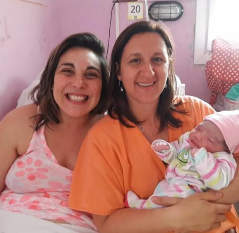 Con acompañamiento restringido y sin visitas: cómo es parir en la pandemia