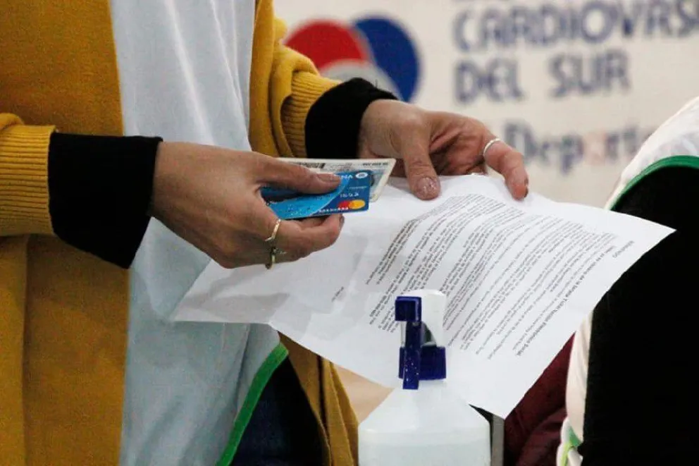 Hoy y mañana se entregan las Tarjetas Alimentar en Bariloche