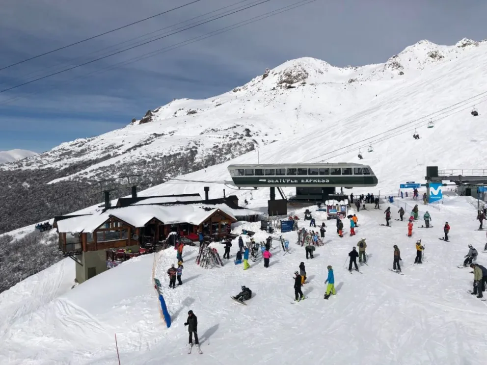 Plan de Modernización del Cerro Catedral: Municipio y CAPSA firmaron prórroga del contrato