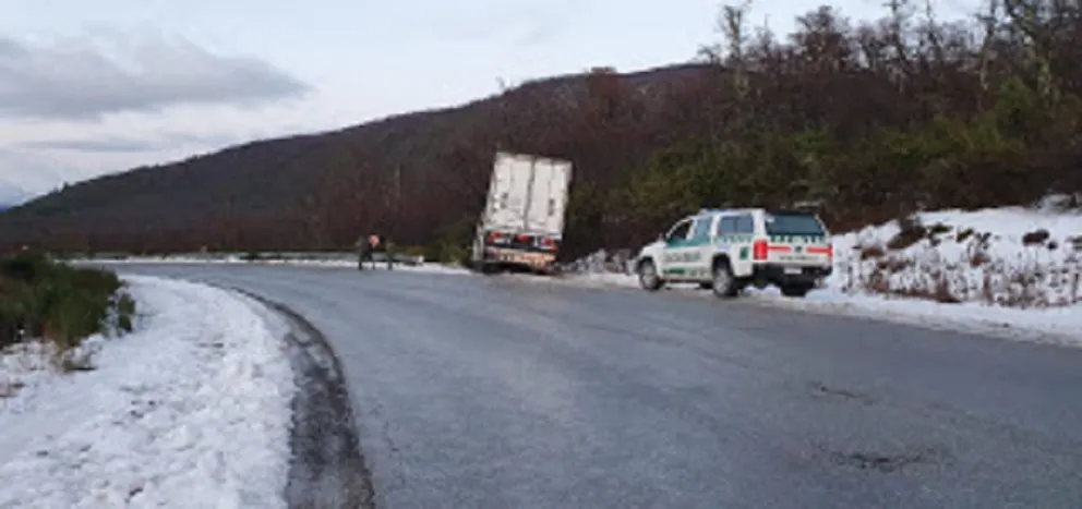 Rutas: transitar con precaución por presencia de hielo