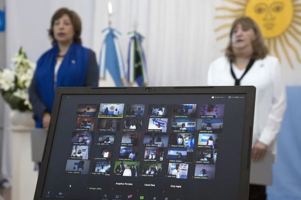 ¡Sí, prometo!: en un acto virtual, alumnos rionegrinos prometieron lealtad a la Bandera Argentina