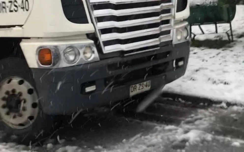 Notifoto: Polémica por un camión chileno estacionado en Bariloche