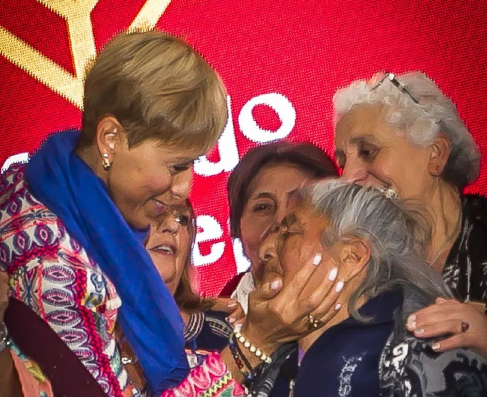 García Larraburu propone declarar idiomas oficiales a todas las lenguas indígenas