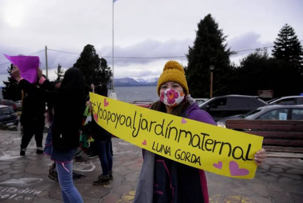 Tras varias manifestaciones en nuestra ciudad tuvieron una reunión con la gobernadora Carreras.