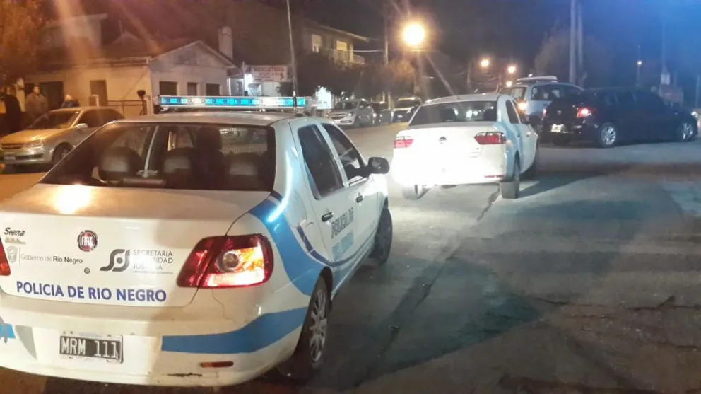 Le arrebató la cartera a una taxista y luego fue denunciado por agredir a su pareja