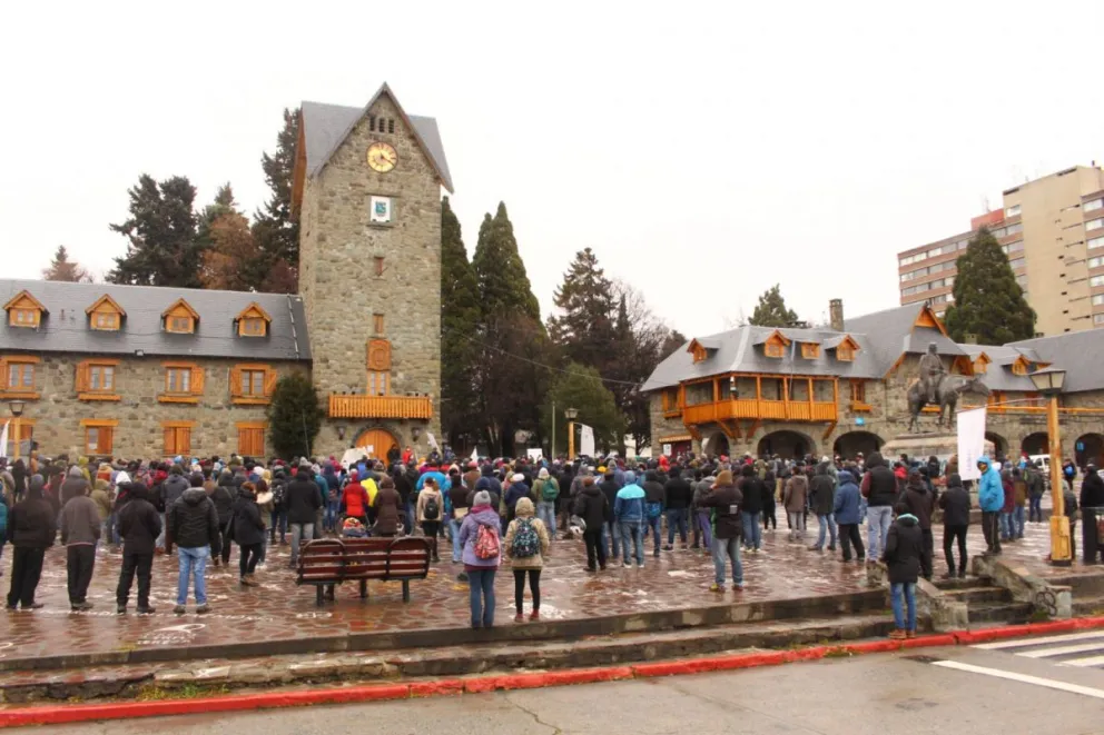 Más de 600 trabajadores hoteleros y gastronómicos en asamblea (Fotos UTHGRA)