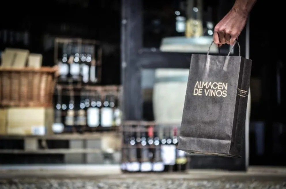 Para los amantes del vino: compras por internet y recomendaciones de sommeliers