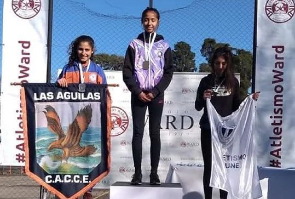 Rocío, en lo más alto del podio. En julio de 2019 en el Nacional de cross country.