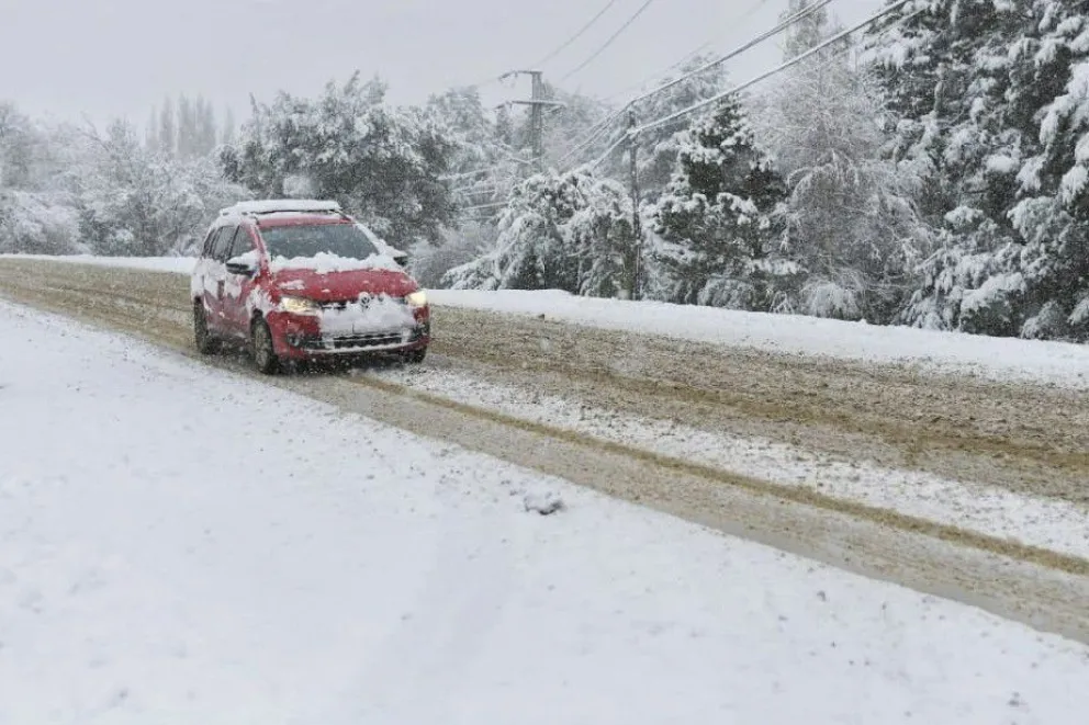 La portación de cadenas es obligatoria en los accesos de la región