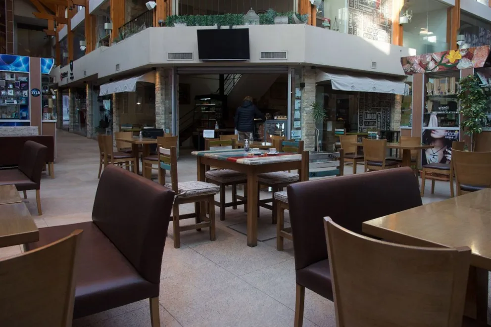 Invitan a los restaurantes de Bariloche a trabajar con una empresa de delivery online