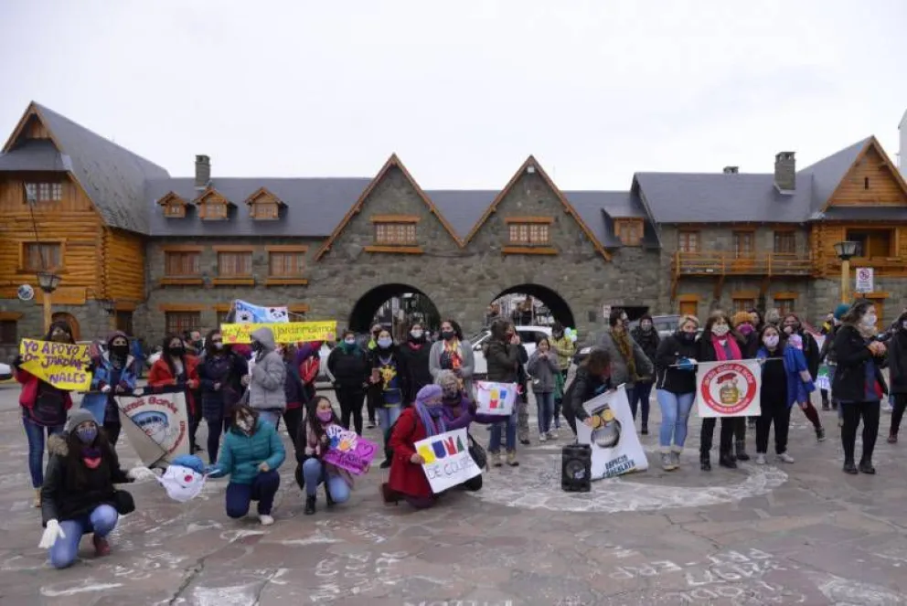 Los jardines maternales de Bariloche realizaron varias movilizaciones en la ciudad.