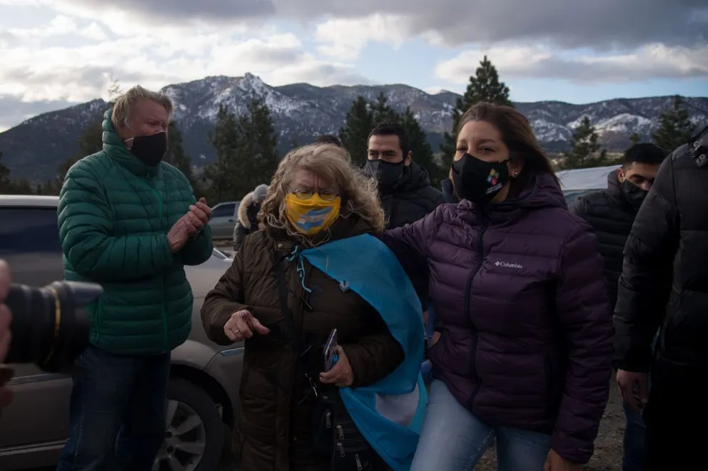 Arabela Carreras en la marcha por el conflicto en Villa Mascardi (Fotos Marcelo Martínez)