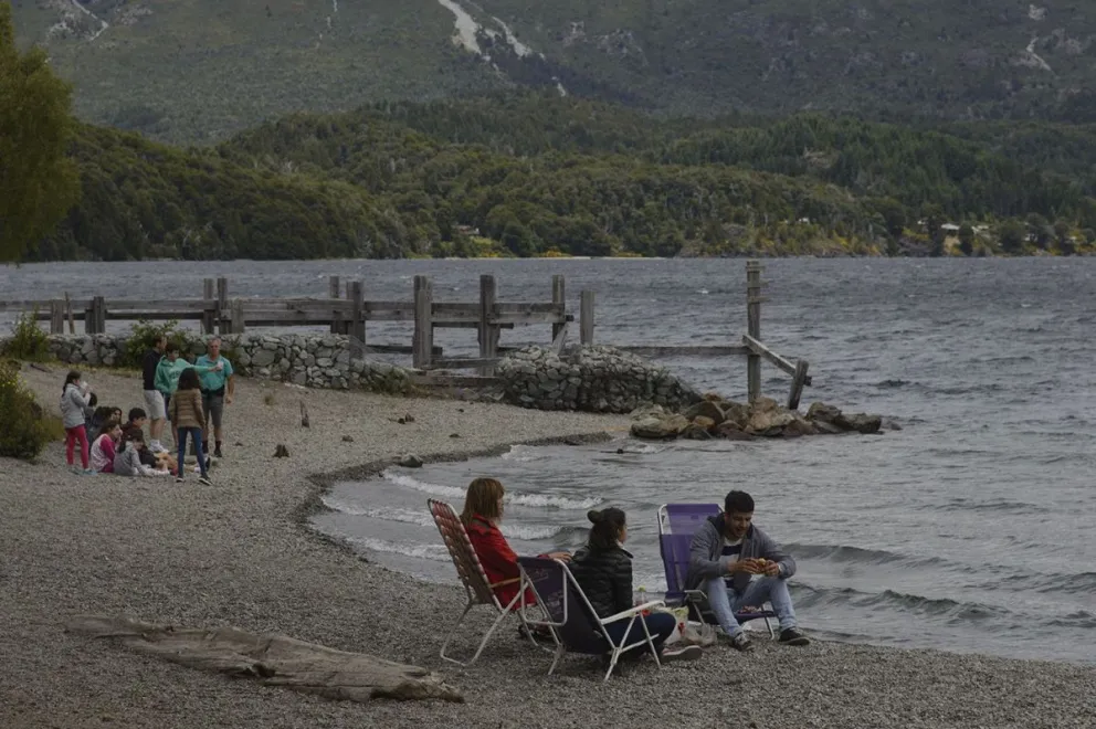 Evalúan aplicar un sistema mixto de aislamiento en las provincias para reactivar el turismo