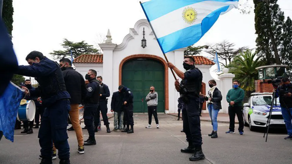 La protesta llegó a la Quinta de Olivos (Foto: Infobae)