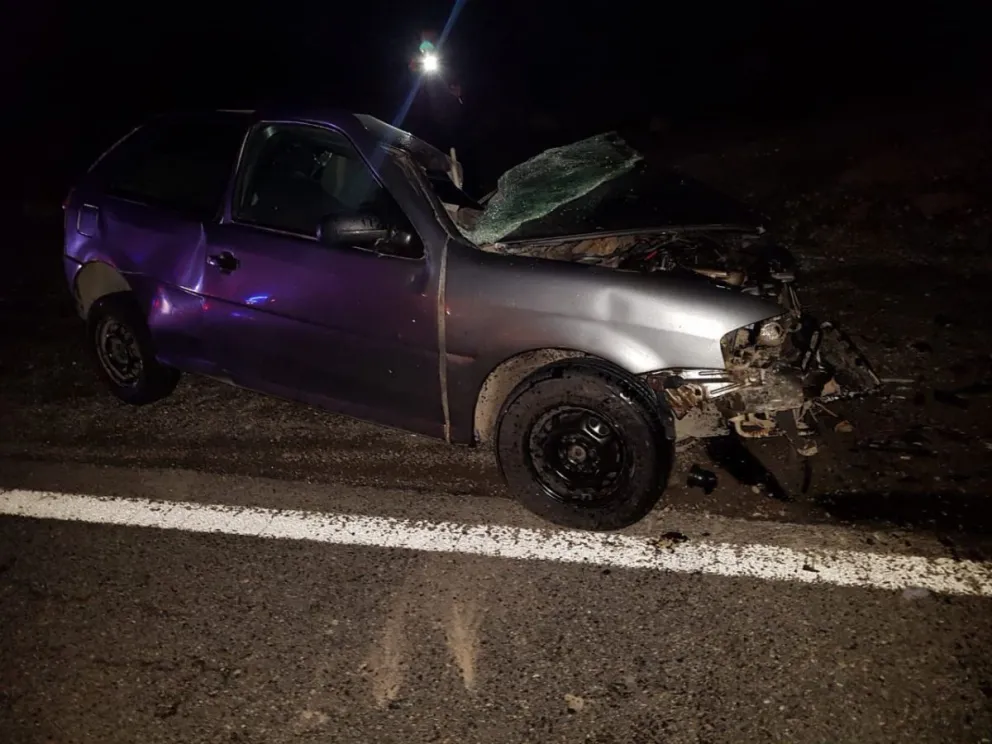 Un hombre murió al chocar contra un camión en la Ruta 237
