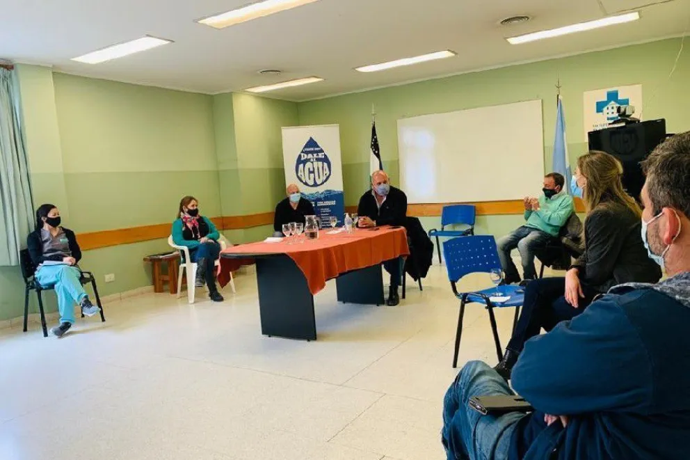 El ministro de Salud analizó el contexto actual con el equipo técnico del hospital zonal