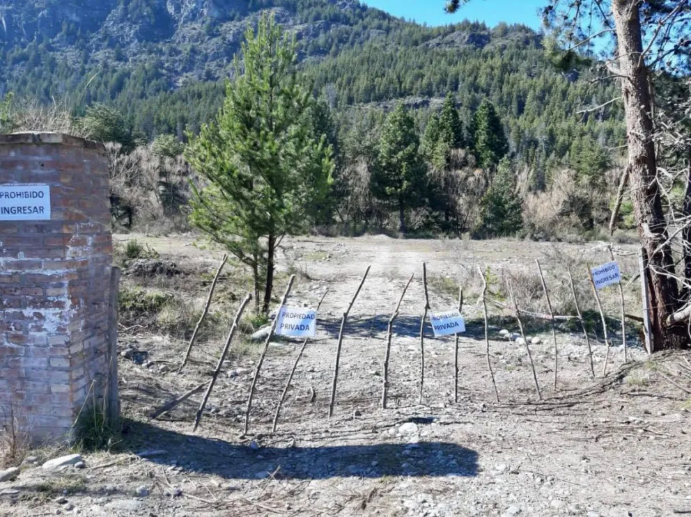 Frenaron una toma en el acceso norte de El Bolsón