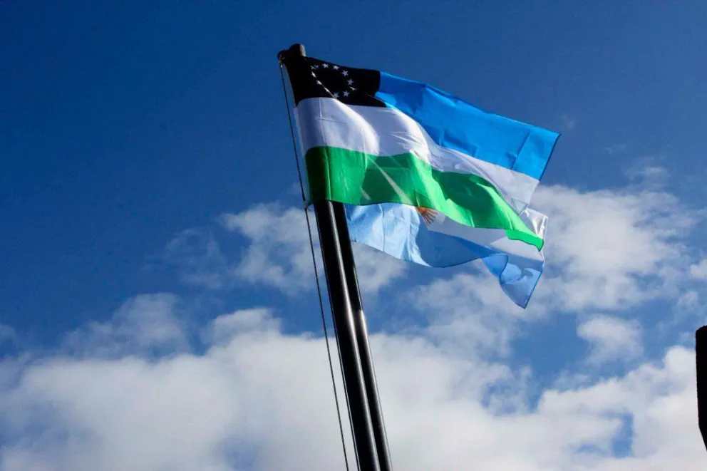 ¿Qué significan los colores de la bandera de Río Negro?