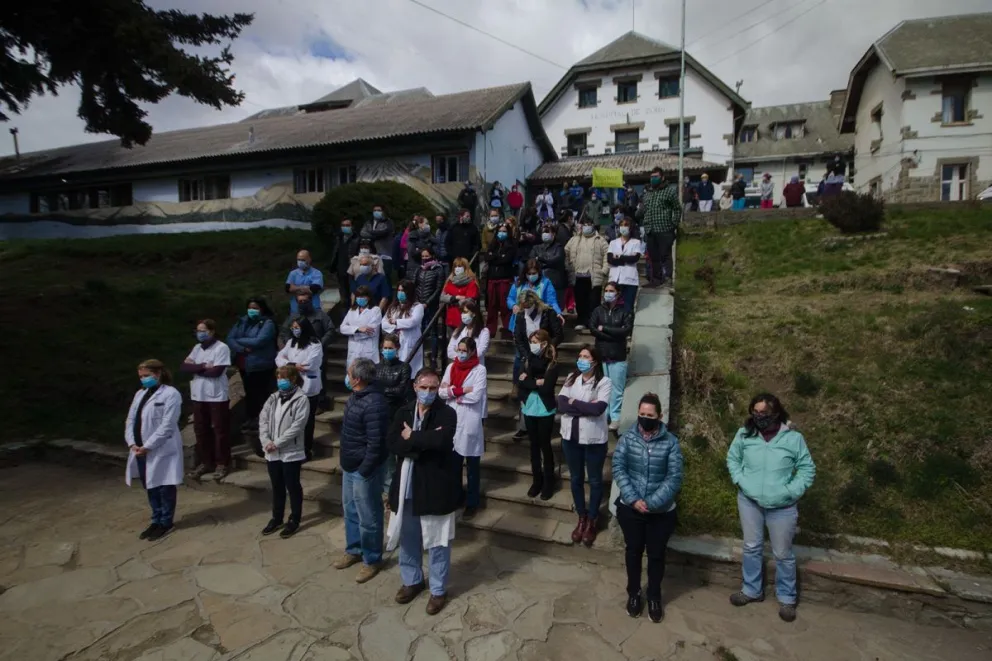 Profesionales y técnicos de la salud vuelven a reclamar por sus salarios
