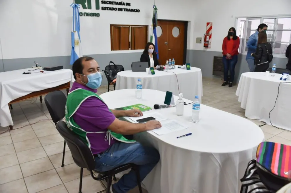 Salarios: ATE considera acertada la decisión de excluir del aumento a funcionarios