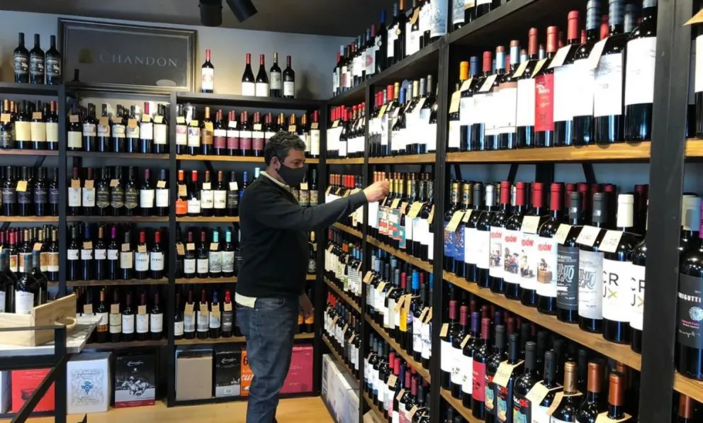Emprender en tiempos de pandemia: Pese a las adversidades, abrieron una vinoteca en plena cuarentena