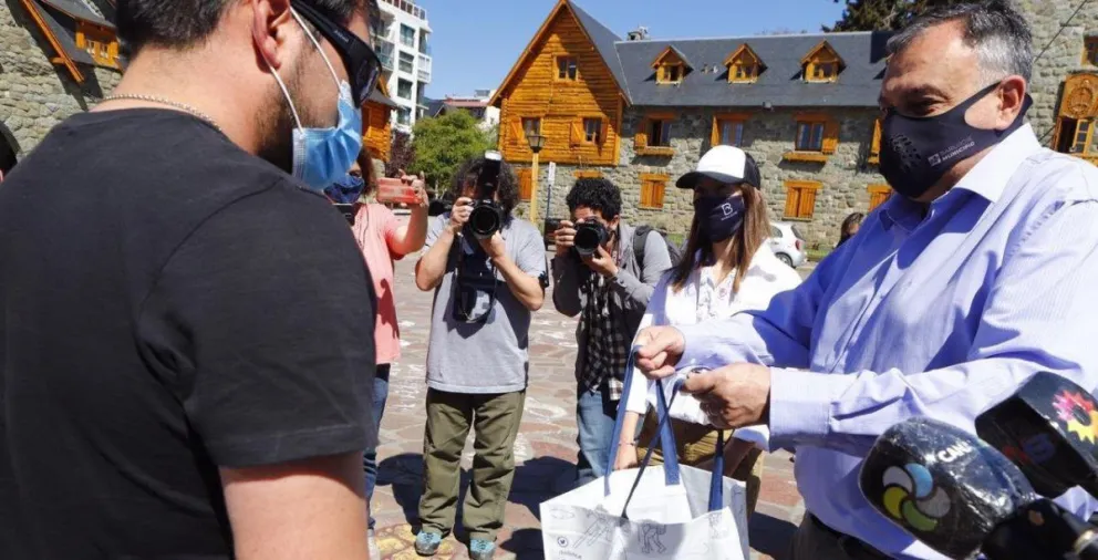 ¡Volvió el turismo!: Llegaron los primeros visitantes a Bariloche durante la pandemia