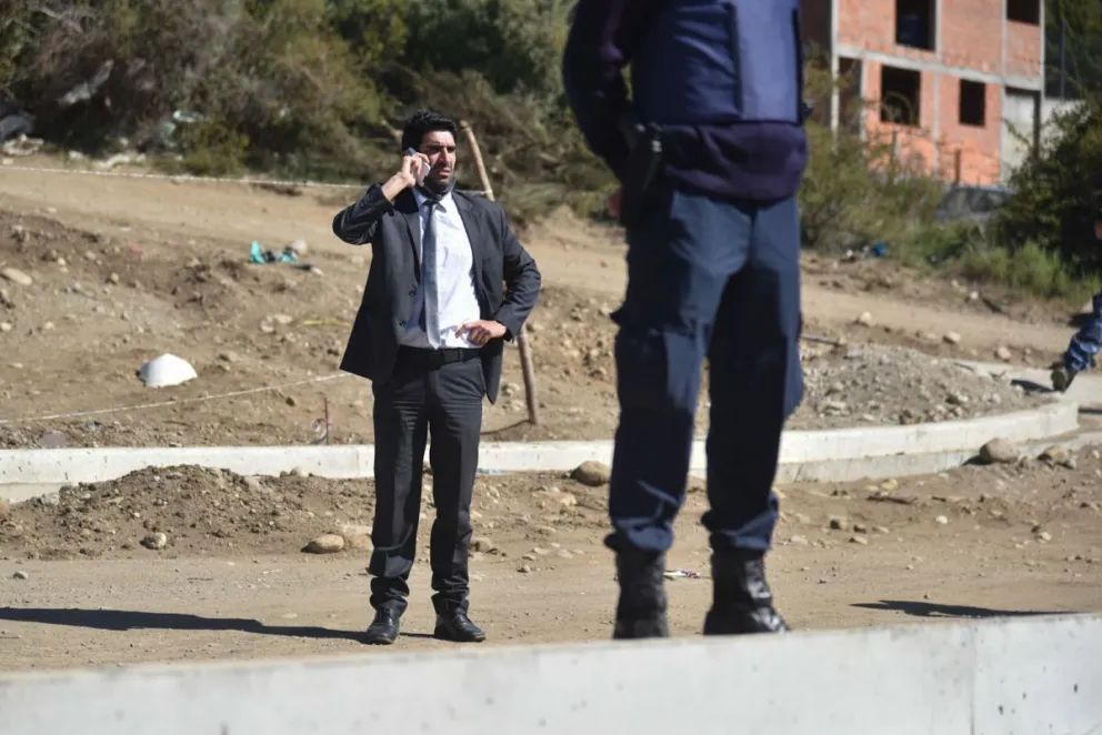 El fiscal Tomás Soto se hizo presente en el lugar de la toma.
