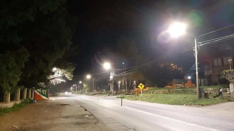 Instalan 260 luces LED en la avenida Bustillo