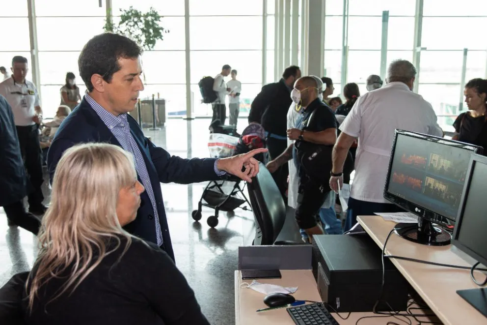 ¿Qué requisitos de ingreso por turismo deberán cumplir los extranjeros de países limítrofes?