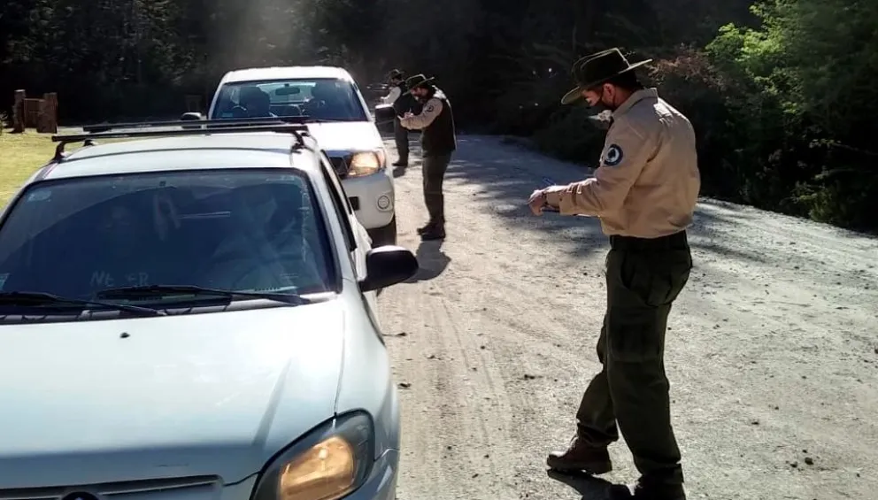 Más de 5000 personas recorrieron las zonas de Tronador y Cascada los Alerces durante el fin de semana