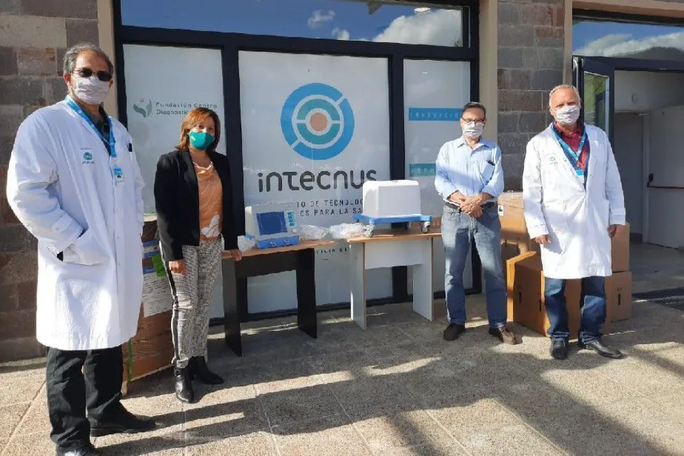 La Gobernadora entregó dos respiradores a la Fundación Intecnus en Bariloche