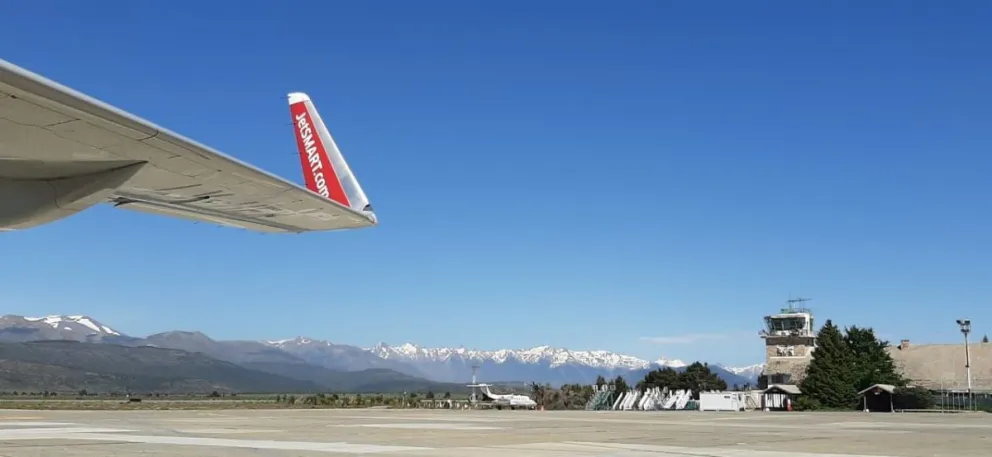 Llegó el primer vuelo de JetSmart a Bariloche