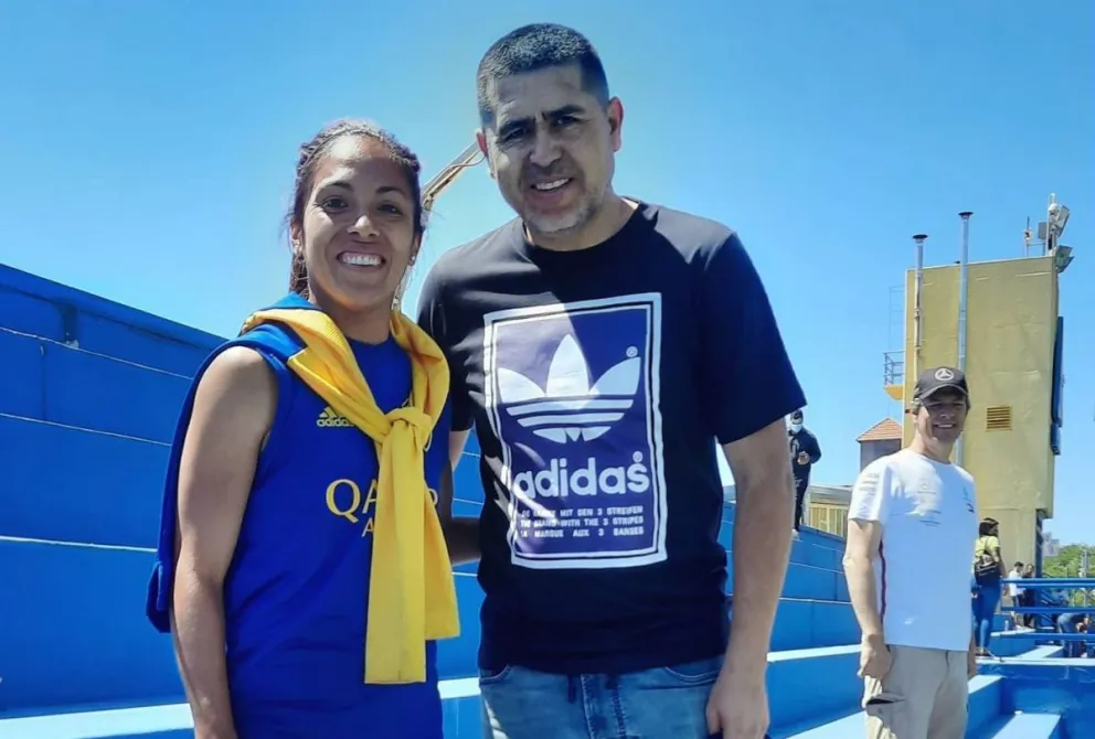 Un cumpleaños festejado con goleada y la visita de Riquelme