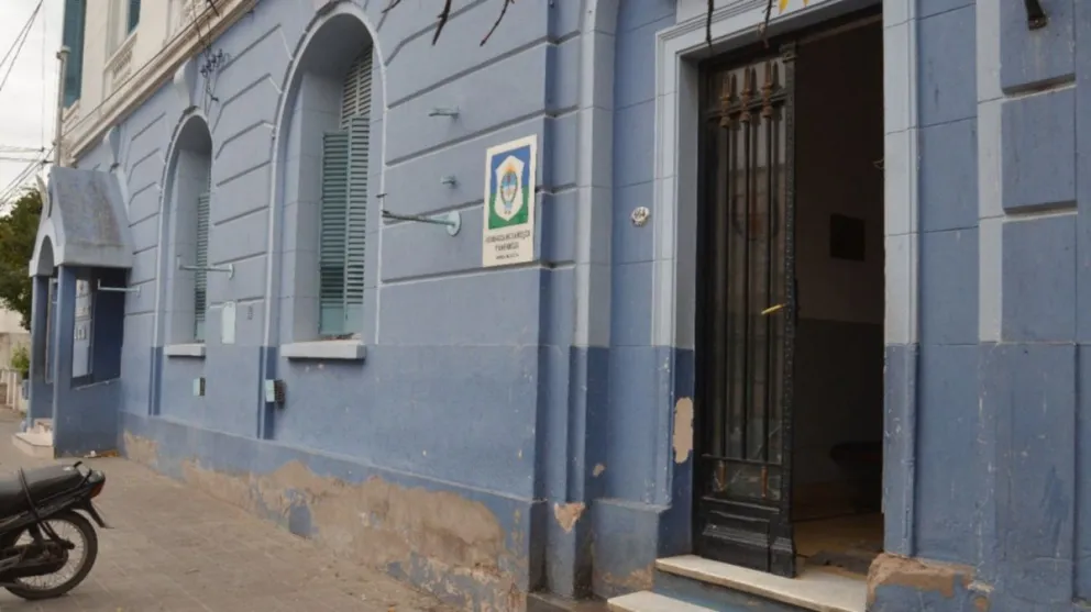 Se mudaron a la zona cordillerana y abandonaron a dos nenes africanos