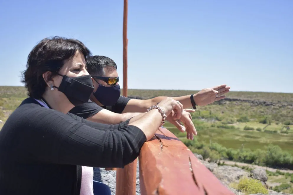 Ministra Vélez ultimando detalles en la organización del mayor evento astronómico del 2020.