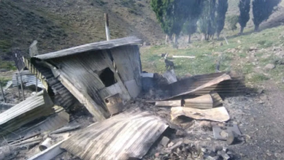 Conmoción por la muerte de unos abuelos en un paraje de Cushamen