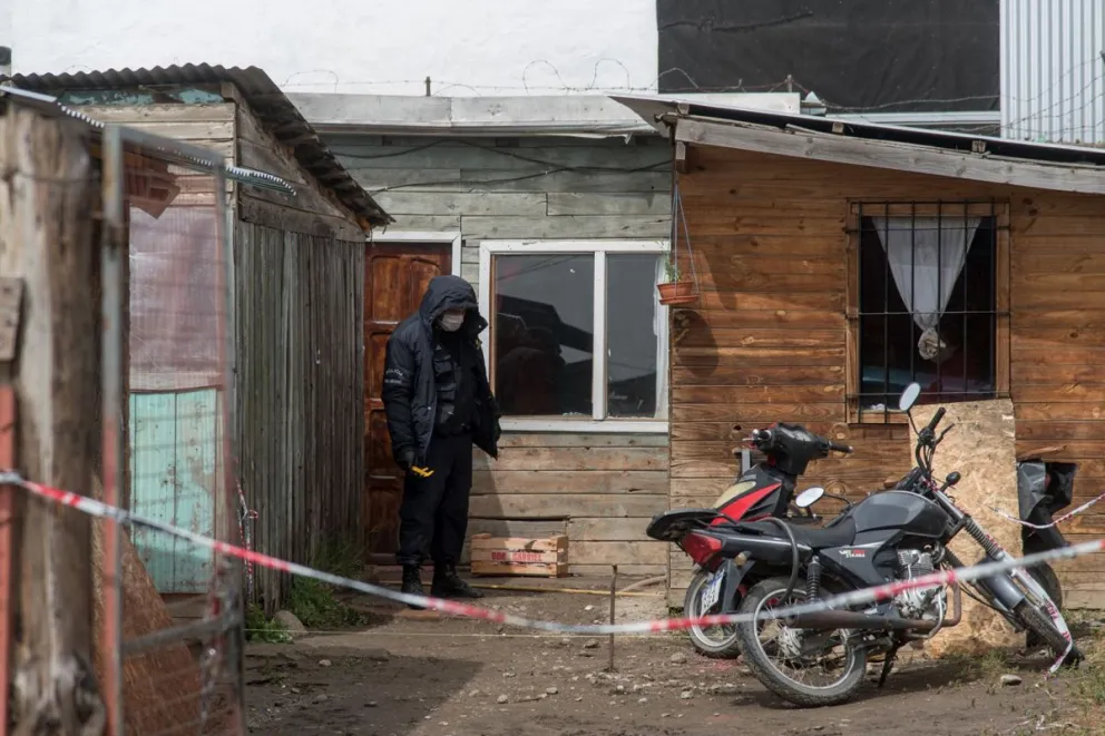 Investigan el homicidio de una mujer tras recibir un disparo