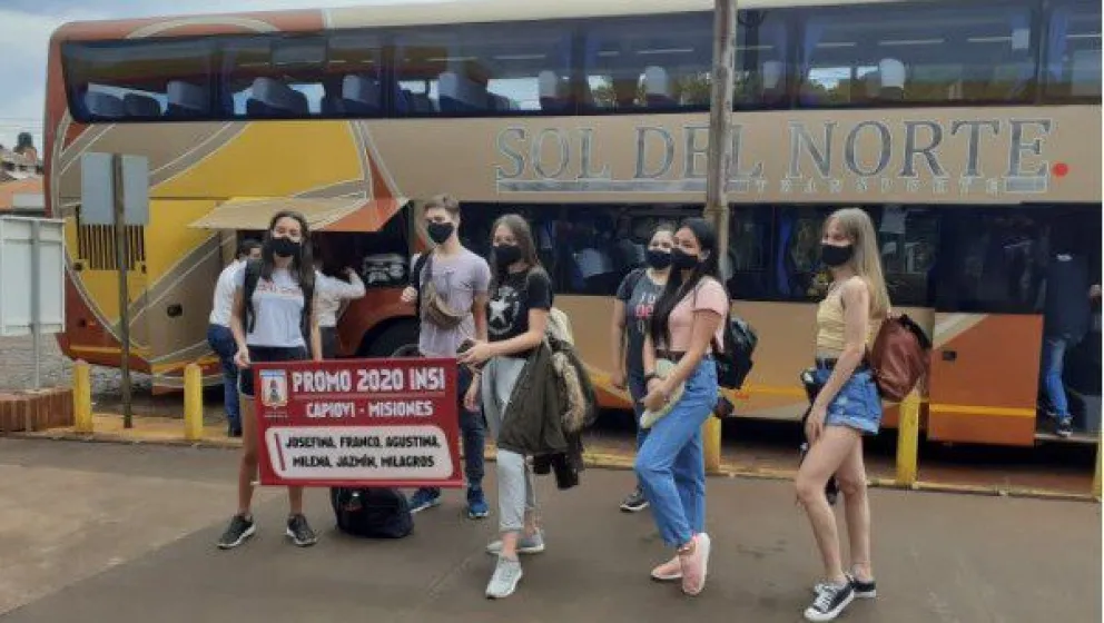 Algunos de los jóvenes que llegaron a la ciudad saliendo desde Misiones.